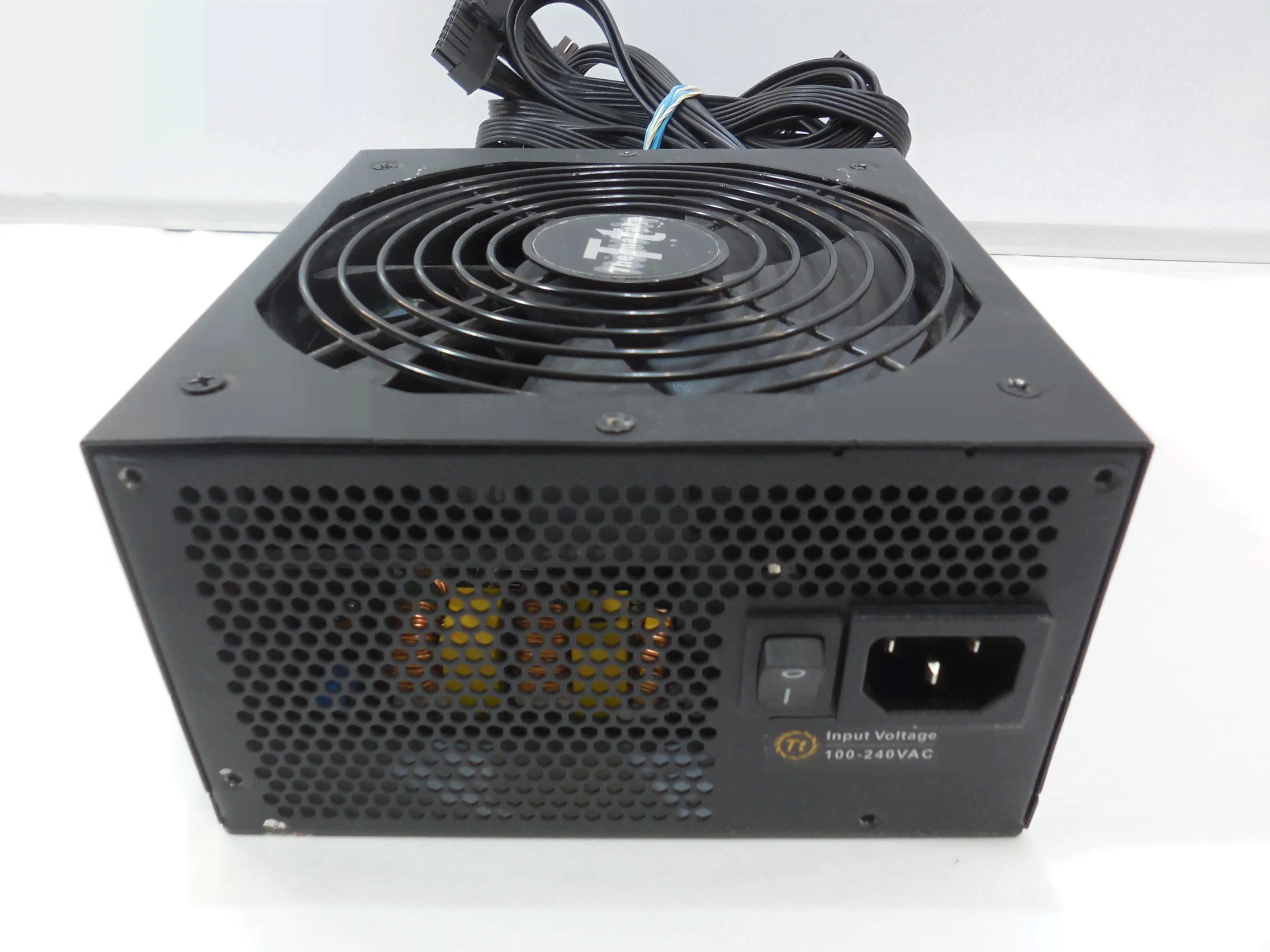 Блок питания ATX 750W Thermaltake TR2 Bronze-2