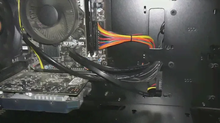 Корпус Thermaltake Versa H17 вентилятор включение