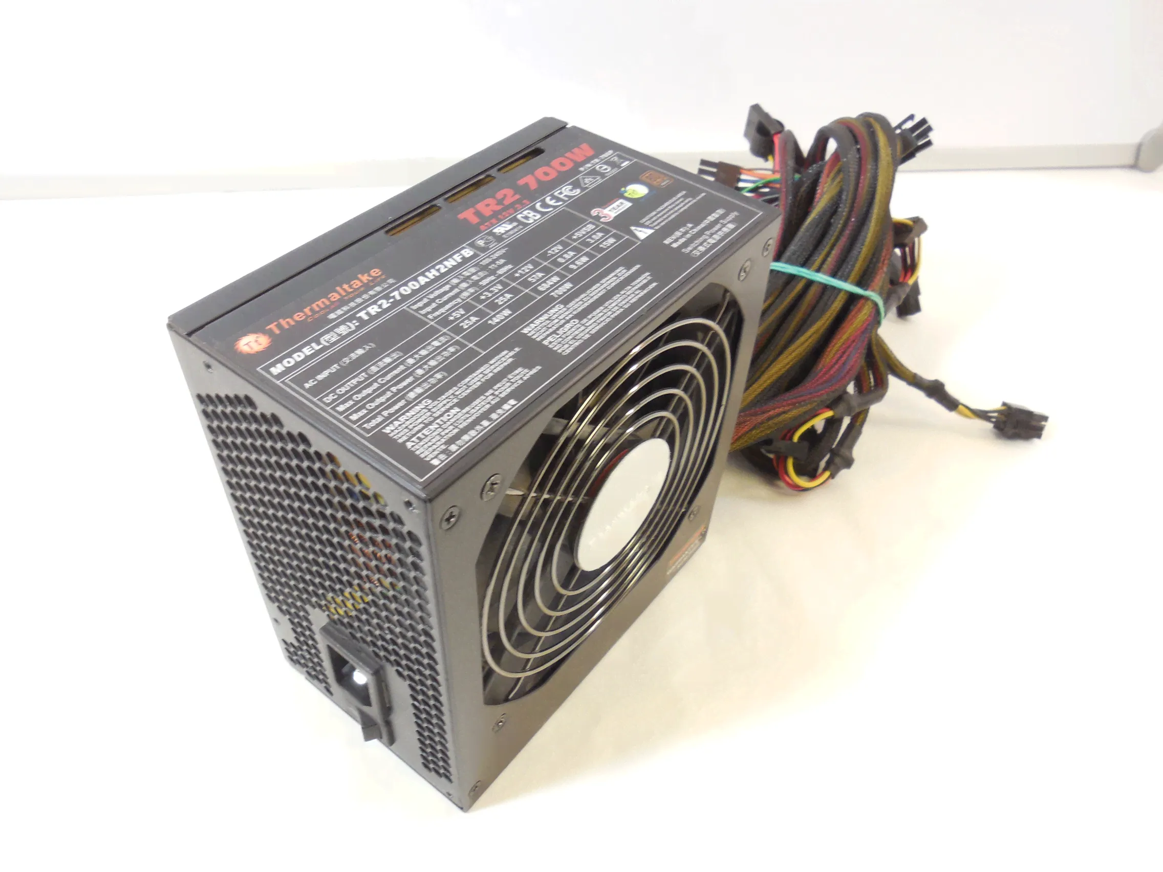 Блок питания Thermaltake TR2 700W-4
